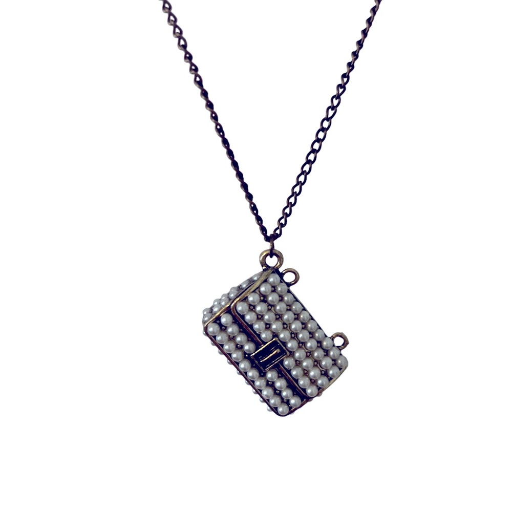 Long Woman’s Fashion Necklace with Pearl Like Purse Charm